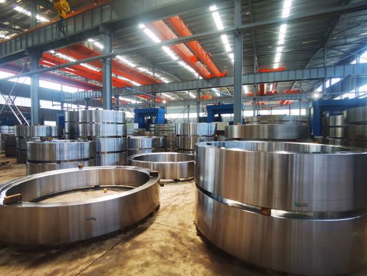 Tratamento térmico Q T Anéis de aço forjado de dureza 240 320 Adequados para máquinas industriais de alta resistência
