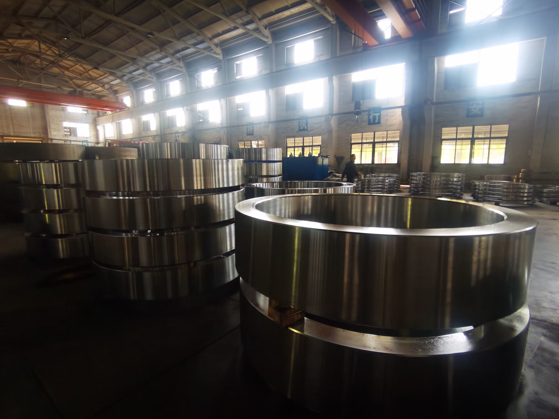 Tratamento Térmico QT para Anéis de Aço Forjado Proporcionando Precisão Dimensional de 1000 a 7800mm Ideal para Estruturas e Indústria Pesada