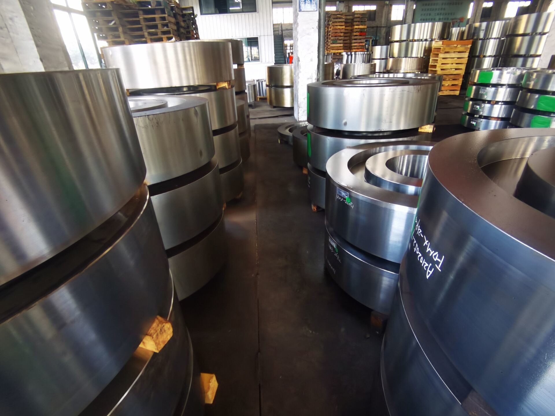 1000-7800mm Forged Steel Rings Providing Surface Roughness 3.2 and Hardness 240-320 Compatible with Industrial Machinery