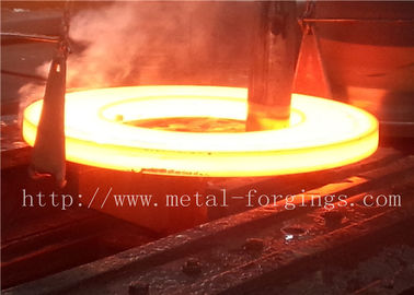 Flange industrial do aço carbono de ST52 ST60-2/grandes anéis forjados